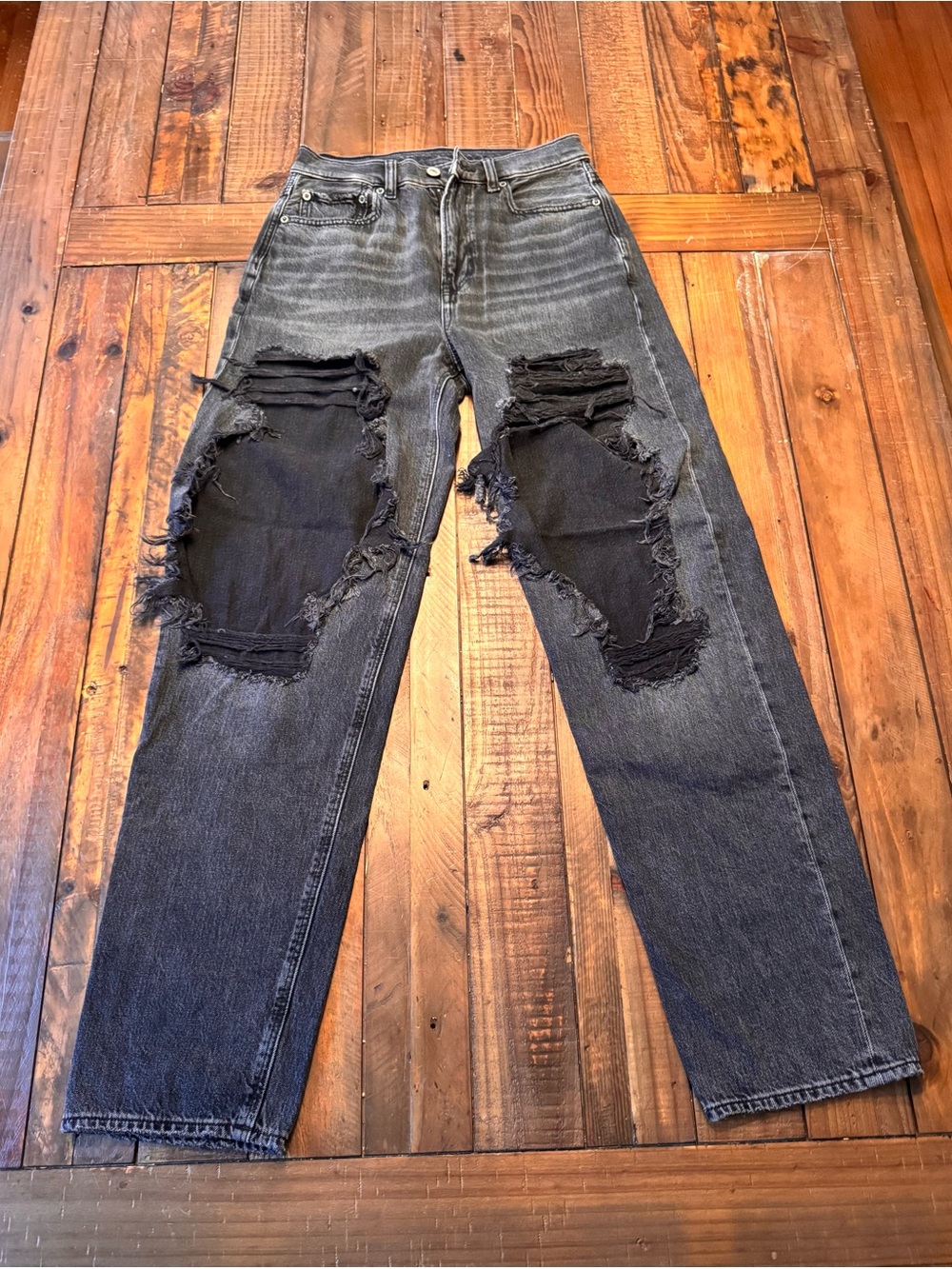 American Eagle Black Washed Ripped Jeans. Size 2 Regular